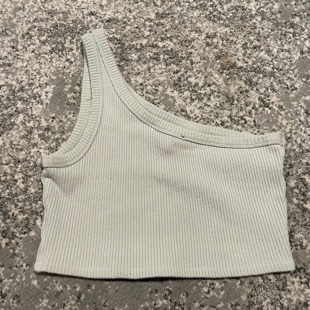 One-Shoulder Ribbed Crop Top - Picture 3 of 3